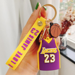 Llavero En Silicona Camisa Kobe 24 - Amarillo: Lleva tu pasión gamer a todas partes